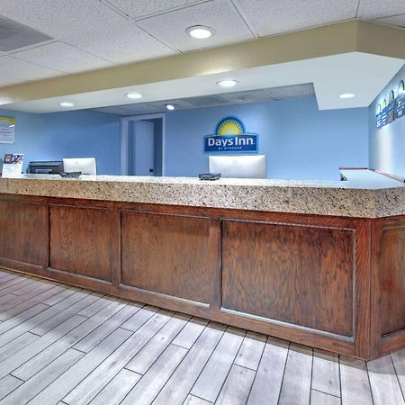 Days Inn By Wyndham Greenville Ms Bagian luar foto