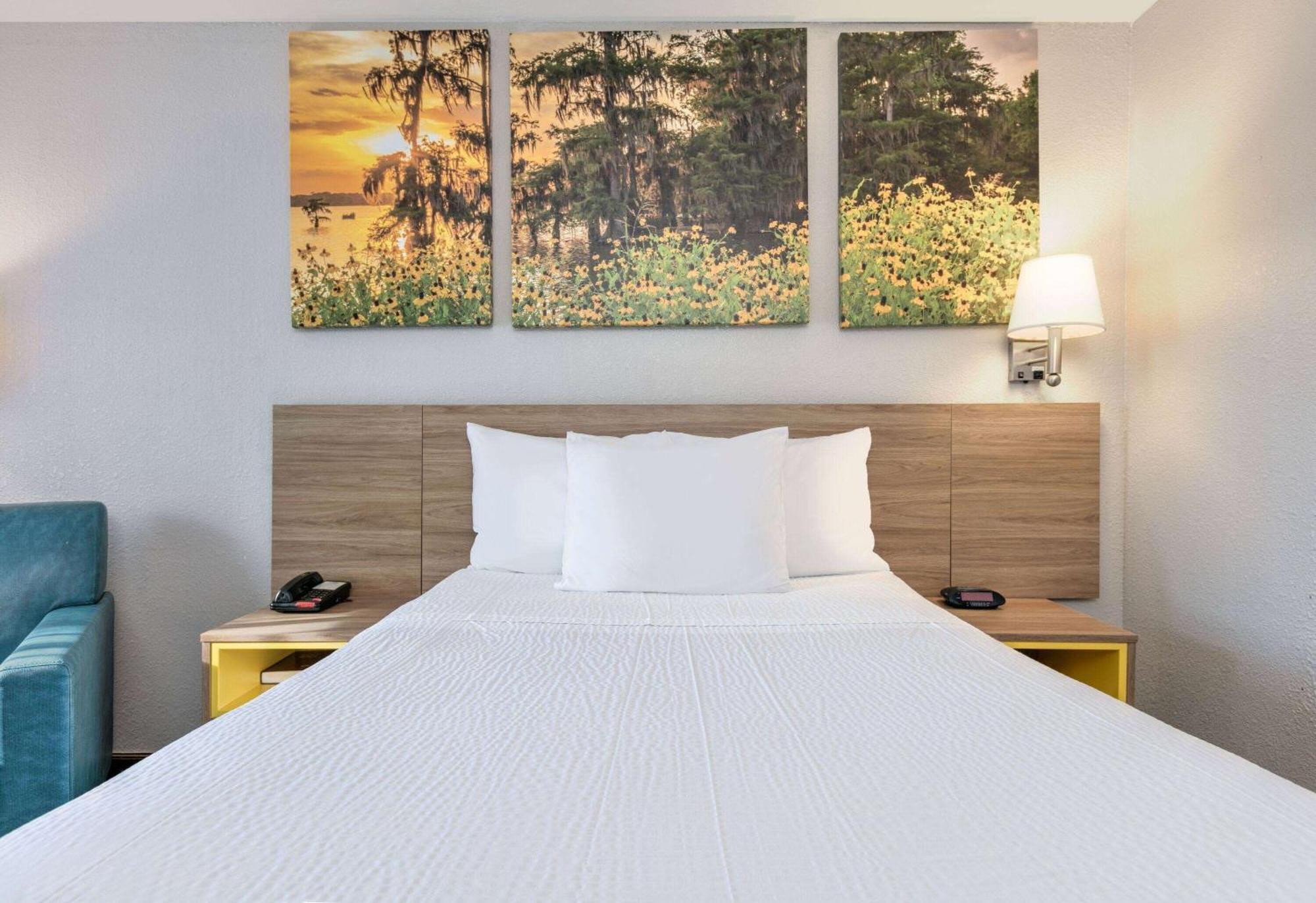 Days Inn By Wyndham Greenville Ms Bagian luar foto