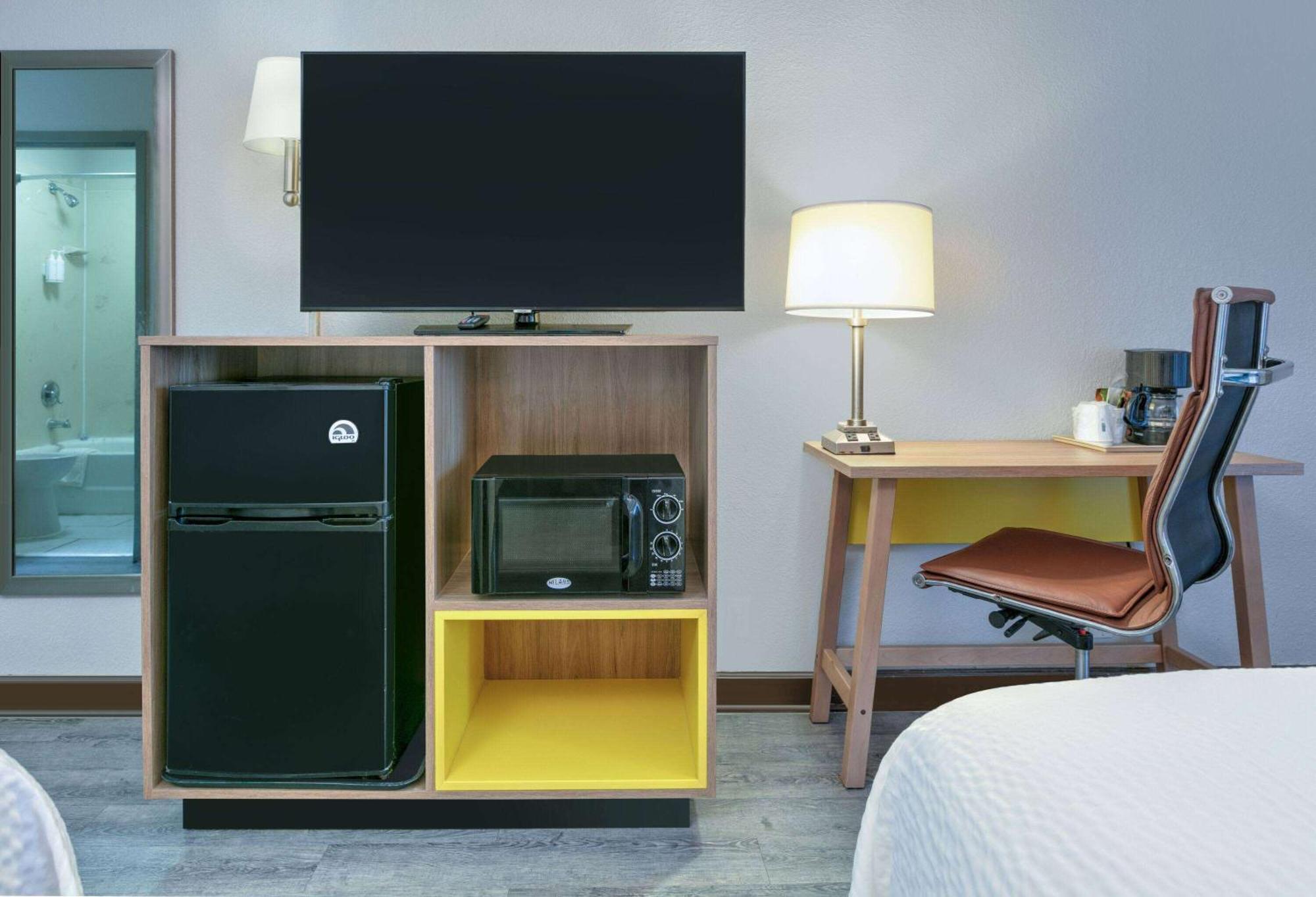 Days Inn By Wyndham Greenville Ms Bagian luar foto
