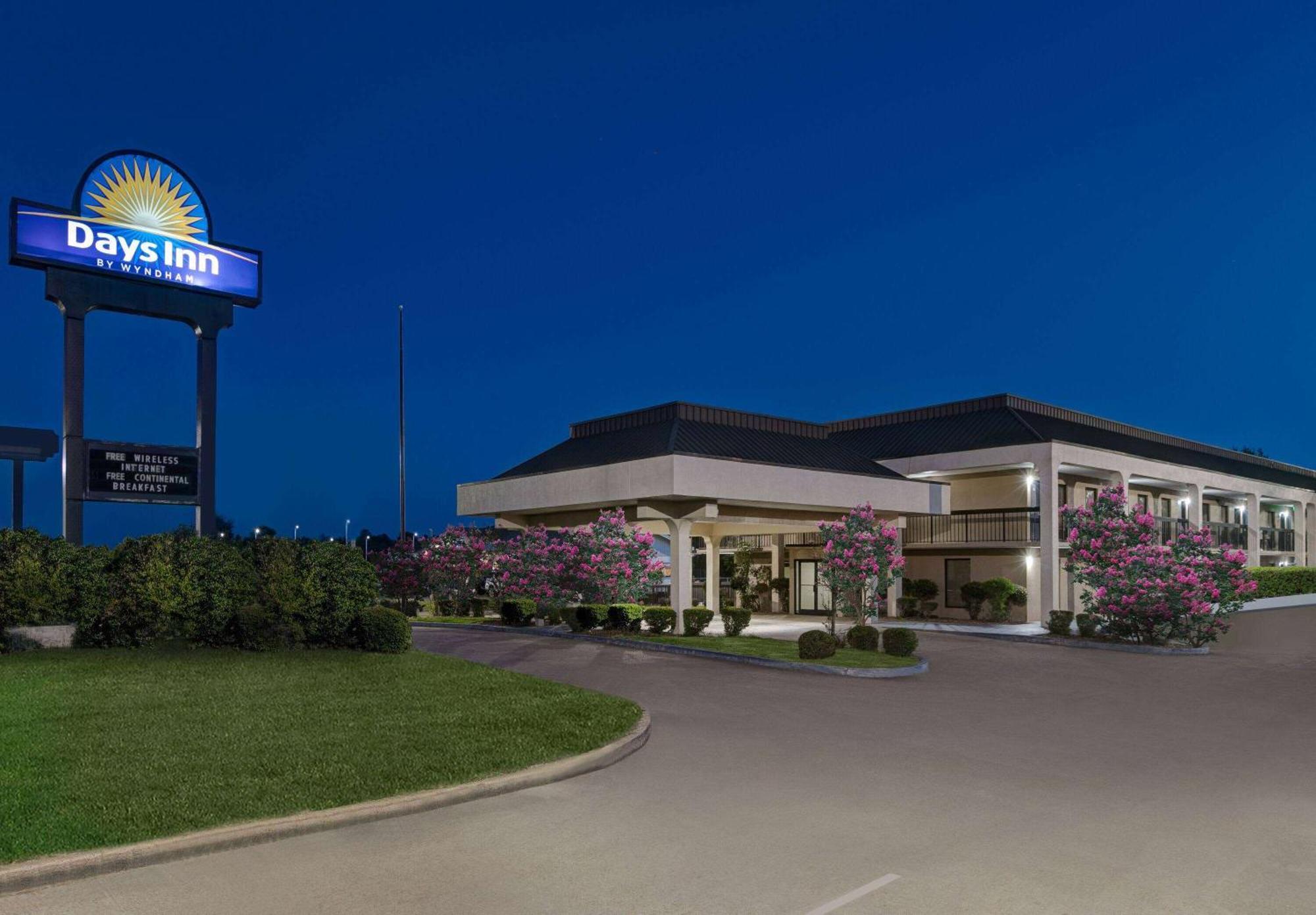 Days Inn By Wyndham Greenville Ms Bagian luar foto