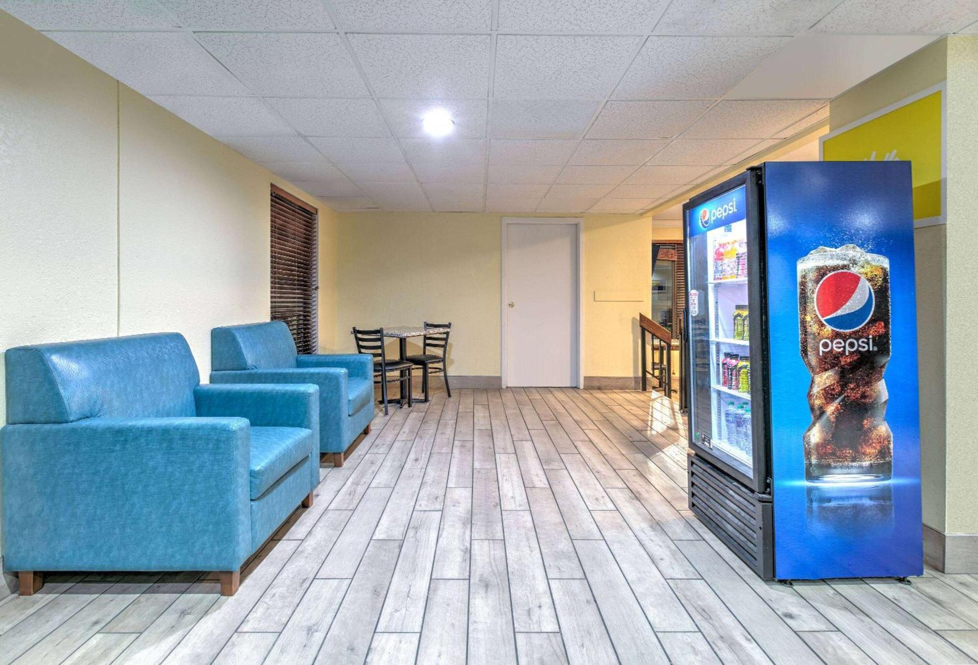 Days Inn By Wyndham Greenville Ms Bagian luar foto